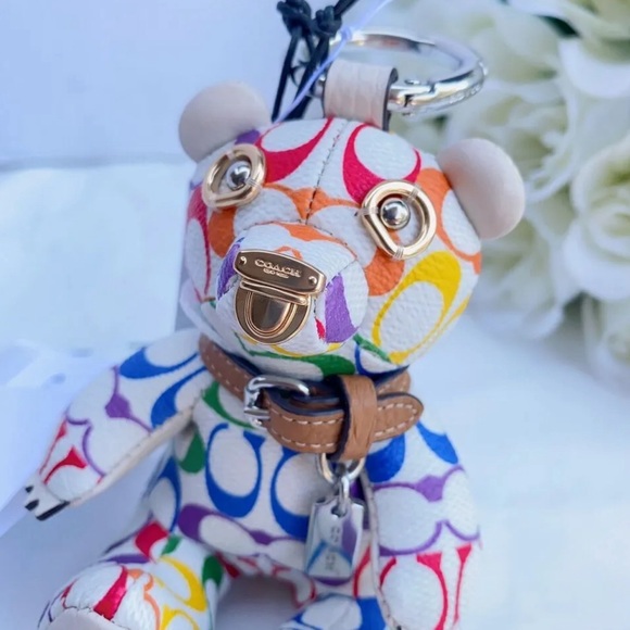 NEW COACH Bear Bag Charm In Rainbow Signature Canvas CJ953. - Picture 2 of 4